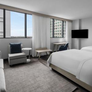 Queen Studio with City View - Hearing Accessible