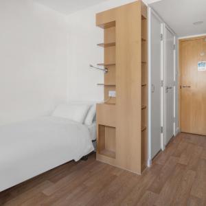 Single Room with Private Bathroom