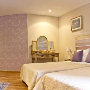Comfort Family Room with Private Bathroom