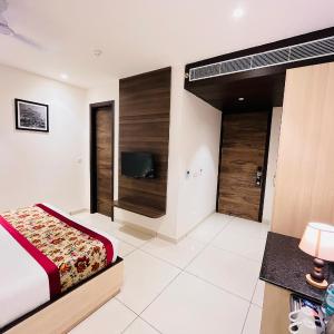 Superior King Room