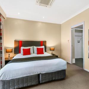 Deluxe Two Bedroom Apartment