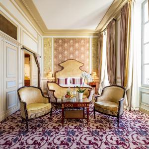Junior King Suite