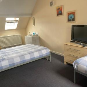 Twin Room with Shared Bathroom