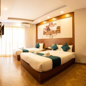 Deluxe Family Room