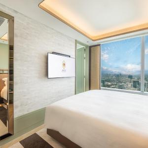 Two Bedroom Suite with Lounge Access