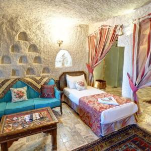 King Cave Suite