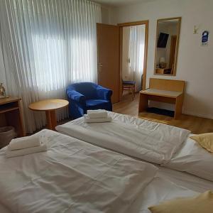 Family Room (2 Adults + 2 Children)
