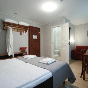 Large Double or Twin Room