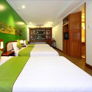 Triple Room with Bathroom
