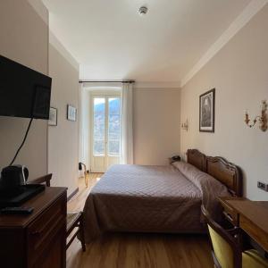 Double or Twin Room with Pool View