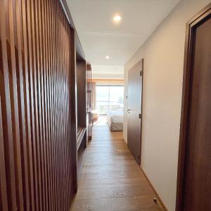 Deluxe King Room with Sea View