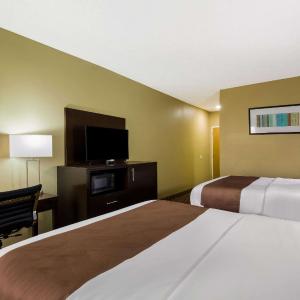 Queen Room with Two Queen Beds - Non-Smoking