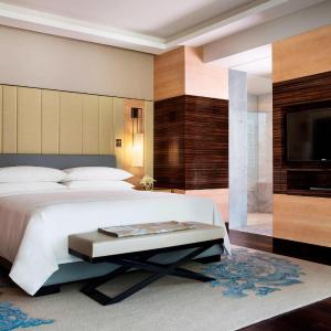 Executive Suite, 1 King