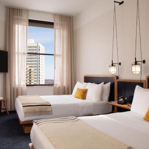Queen Room with Two Queen Beds - Hearing Accessible