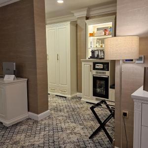 Royal King Room