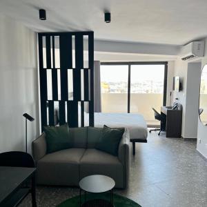 Deluxe Studio
