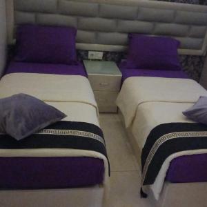 Standard Twin Room with Private Bathroom