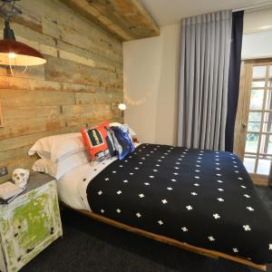 Cave Queen Room