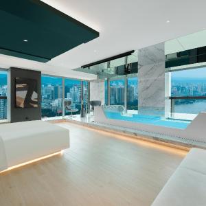 Deluxe Suite with Spa Bath