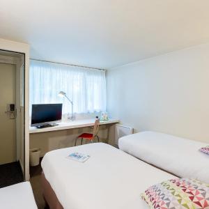 Standard Twin Room with One Single Bed - Up to Ten Years
