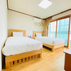 Twin Room with Sea View