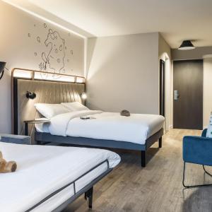 Family room with 1 Sweet Bed 160x200 by ibis Styles and sofa bed