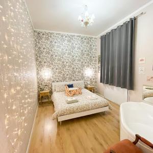 Queen Room with Spa Bath