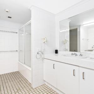 Three Bedroom Ocean View Apartment