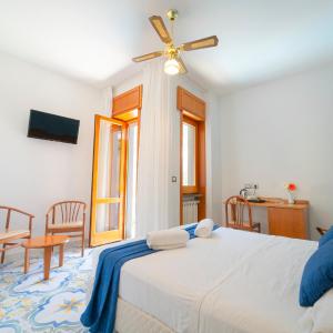 Family Room (2 Adults + 2 Children)