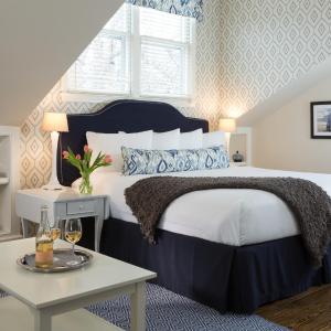 King Room with Sofa Bed
