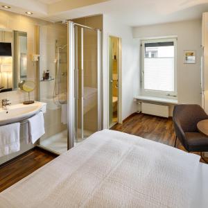 Classic Single Room with Shower and Toilet