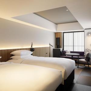 Corner Twin Room with Bathtub