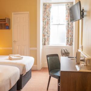 Twin Room with Private Bathroom