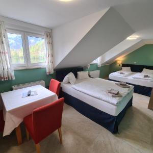 Quadruple Room with Lake View