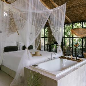 Deluxe Bungalow with Garden View