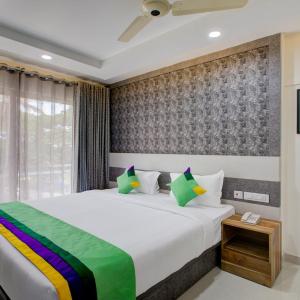 Deluxe Room With King Bed