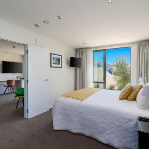 Three Bedroom Spa Suite