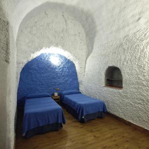 Superior Cave One-Bedroom Apartment