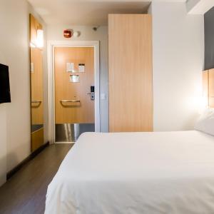Double Room - Mobility Accessible
