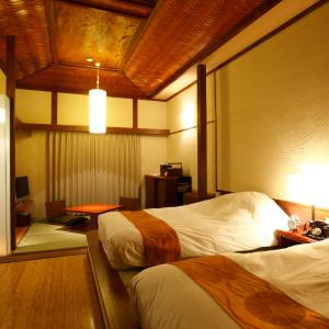 Twin Room with Shower (Adult Only) - Non-Smoking