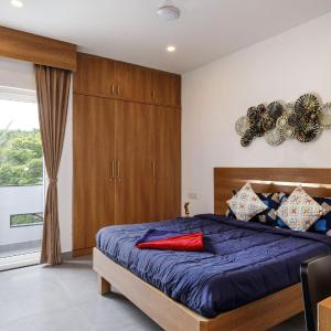 Queen Room with Balcony