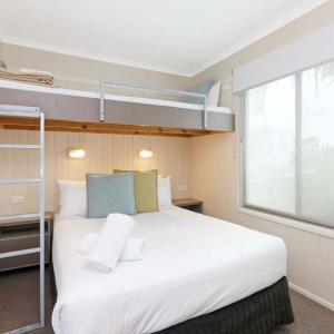 Deluxe Cabin - Sleeps 5 - Dog Friendly