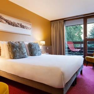Double Room with Mountain View