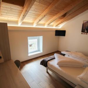 Double or Twin Room with Private Bathroom