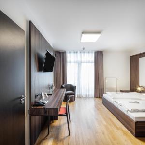 Penthouse Studio