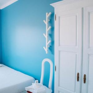 Single Room with Shared Toilet