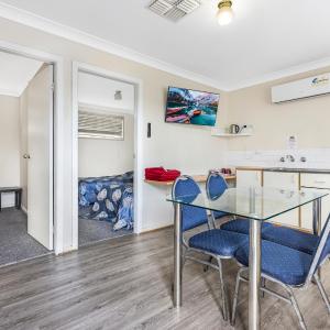 Deluxe Two-Bedroom Apartment - Pet Friendly