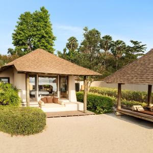 One-Bedroom Beachfront Villa with Sofa Bed