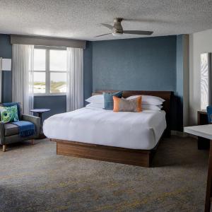 King Studio Suite, Resort View with Balcony (Beach Villas)