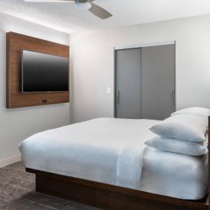 1 Bedroom Condominium, 1 King, Sofa bed, Resort View (Beach Villas)